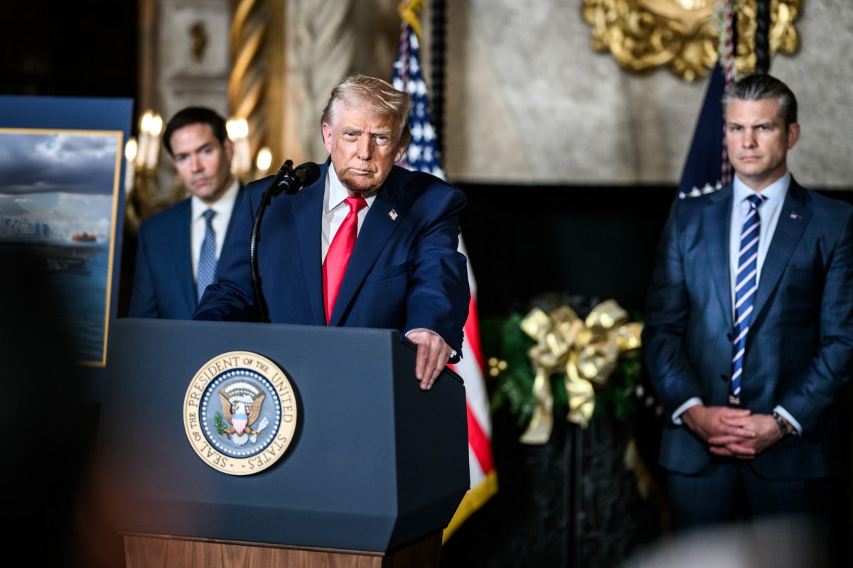 President Donald Trump, joined by Secretary of War Pete Hegseth, Secretary of State Marco Rubio, and Secretary of the Navy John Phelan, announces plans for a “Golden Fleet” of new U.S. Navy battleships, Monday, December 22, 2025, at the Mar-a-Lago Club in Palm Beach, Florida. (Official White House Photo by Daniel Torok)