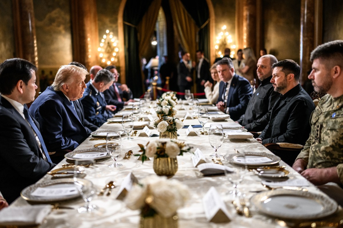 President Donald Trump meets with Ukranian President Volodymyr Zelensky at Mar-a-Lago in Palm Beach, Florida, December 28, 2025. (Official White House Photo by Daniel Torok)