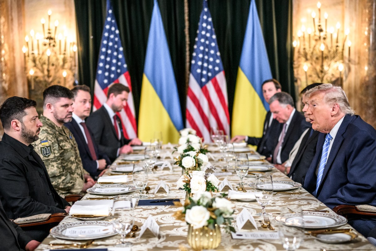 President Donald Trump meets with Ukranian President Volodymyr Zelensky at Mar-a-Lago in Palm Beach, Florida, December 28, 2025. (Official White House Photo by Daniel Torok)