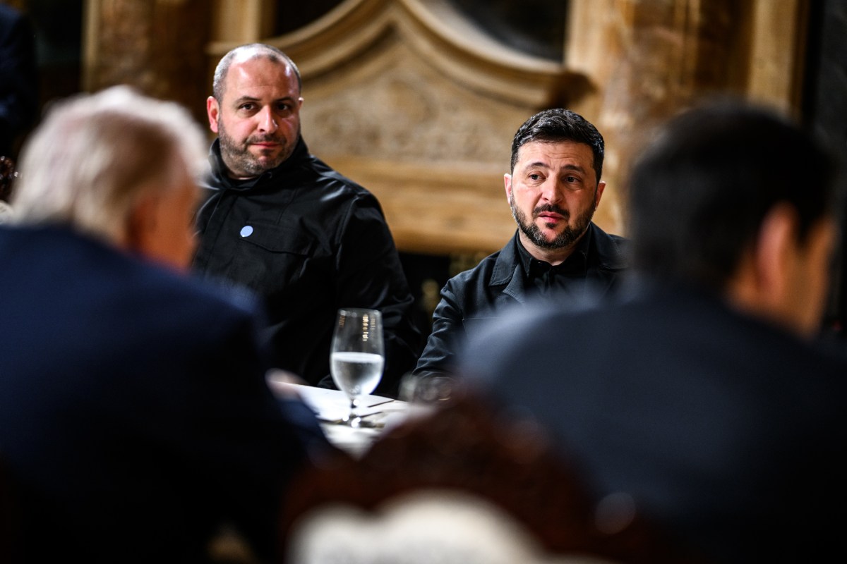 President Donald Trump meets with Ukranian President Volodymyr Zelensky at Mar-a-Lago in Palm Beach, Florida, December 28, 2025. (Official White House Photo by Daniel Torok)