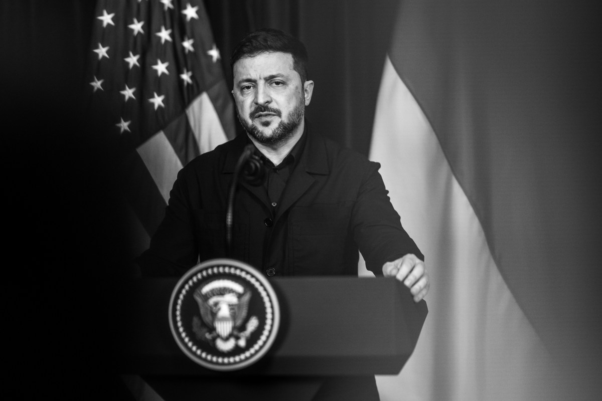President Donald Trump participates in a joint press conference alongside Ukranian President Volodymyr Zelensky at Mar-a-Lago in Palm Beach, Florida, December 28, 2025. (Official White House Photo by Daniel Torok)