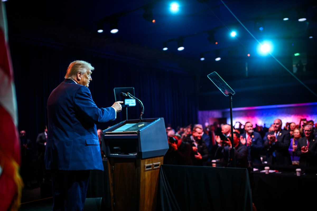 President Donald Trump departs the Donald J. Trump- John F. Kennedy Center for the Performing Arts in Washington, D.C., Tuesday, January 6, 2026, en route the White House. (Official White House Photo by Daniel Torok)