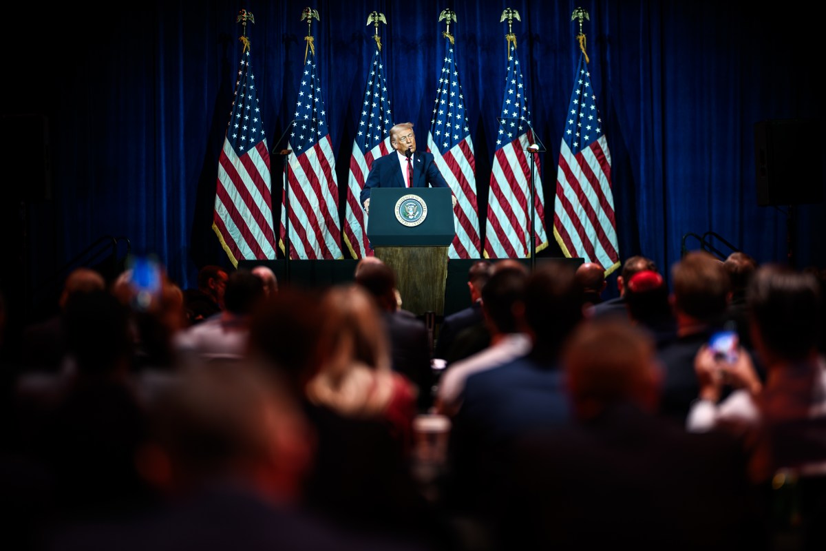 President Donald Trump departs the Donald J. Trump- John F. Kennedy Center for the Performing Arts in Washington, D.C., Tuesday, January 6, 2026, en route the White House. (Official White House Photo by Daniel Torok)