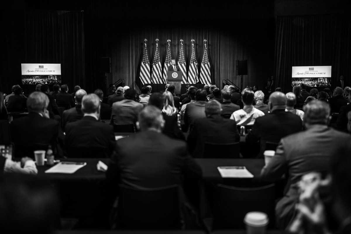 President Donald Trump departs the Donald J. Trump- John F. Kennedy Center for the Performing Arts in Washington, D.C., Tuesday, January 6, 2026, en route the White House. (Official White House Photo by Daniel Torok)