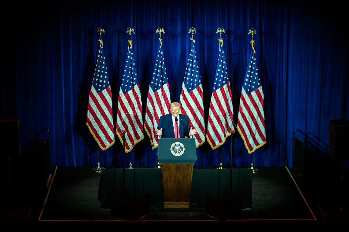 President Donald Trump departs the Donald J. Trump- John F. Kennedy Center for the Performing Arts in Washington, D.C., Tuesday, January 6, 2026, en route the White House. (Official White House Photo by Daniel Torok)