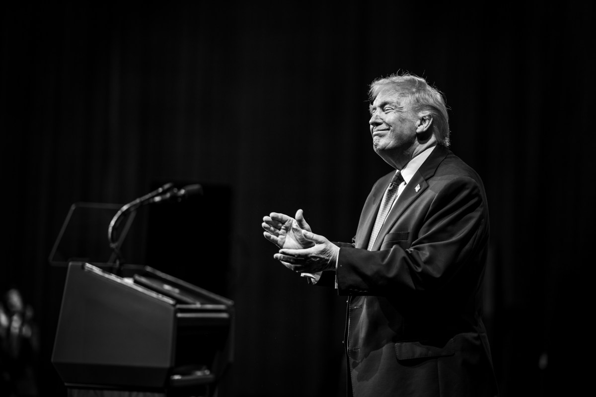 President Donald Trump departs the Donald J. Trump- John F. Kennedy Center for the Performing Arts in Washington, D.C., Tuesday, January 6, 2026, en route the White House. (Official White House Photo by Daniel Torok)
