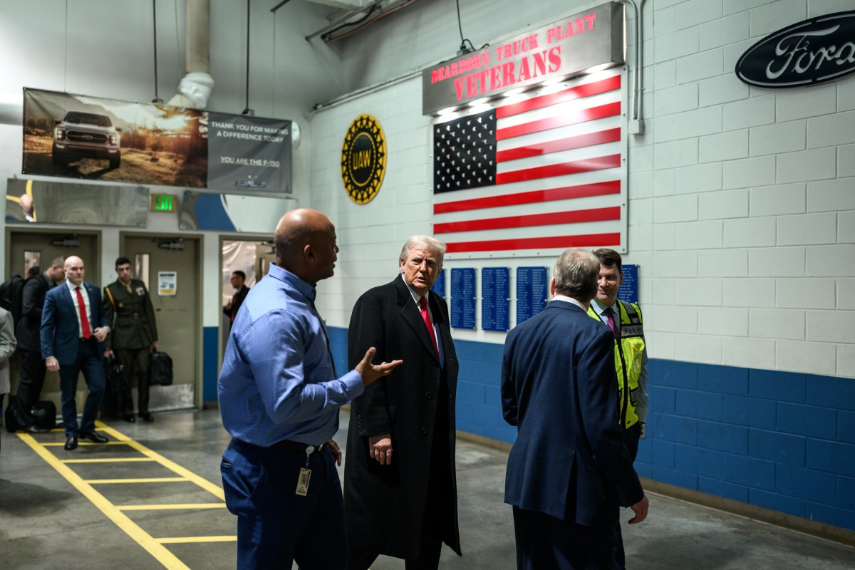 President Donald Trump speaks with Ford River Plant Manager Corey Williams during a tour of the Ford River Rouge Complex in Dearborn, Michigan on Tuesday, January 13, 2026. (Official White House Photo by Daniel Torok)