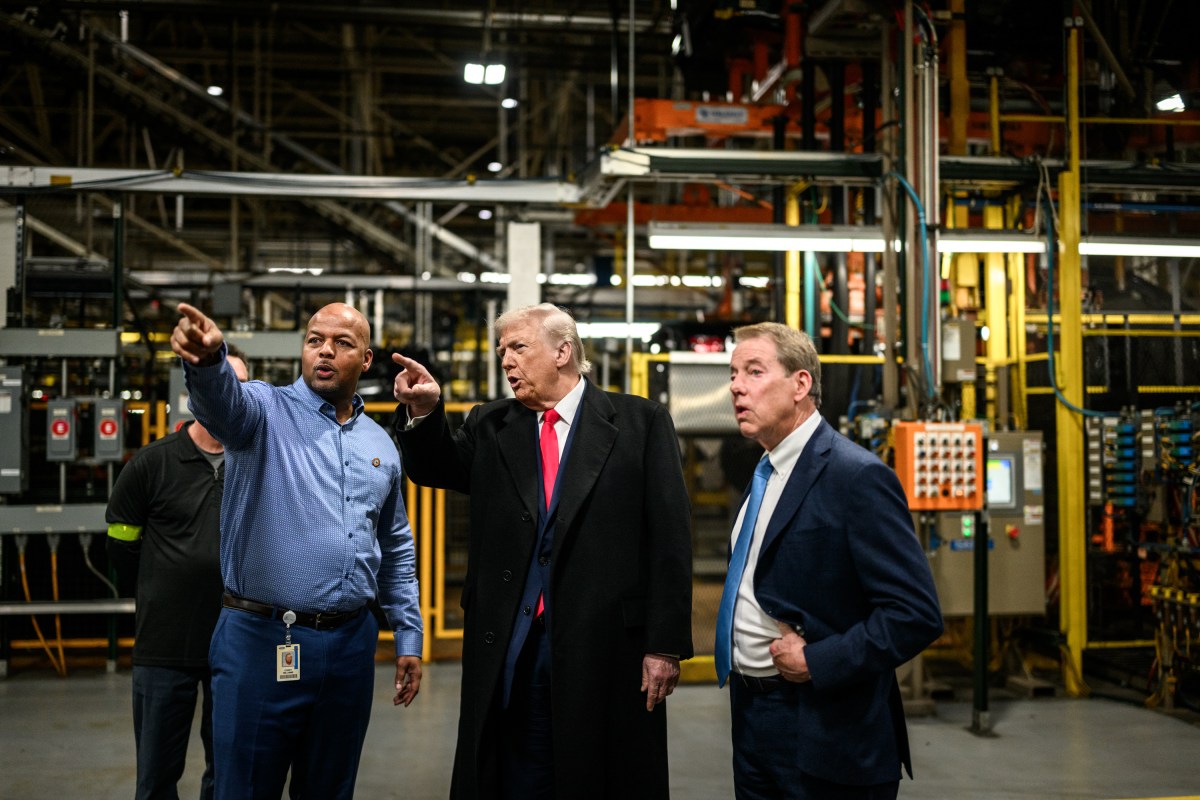 President Donald Trump speaks with Ford River Plant Manager Corey Williams and Ford Executive Chairman Bill Ford Jr. during a tour of the Ford River Rouge Complex in Dearborn, Michigan on Tuesday, January 13, 2026. (Official White House Photo by Daniel Torok)
