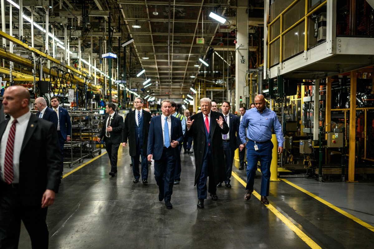 President Donald Trump speaks with Ford River Plant Manager Corey Williams and Ford Executive Chairman Bill Ford Jr. during a tour of the Ford River Rouge Complex in Dearborn, Michigan on Tuesday, January 13, 2026. (Official White House Photo by Daniel Torok)
