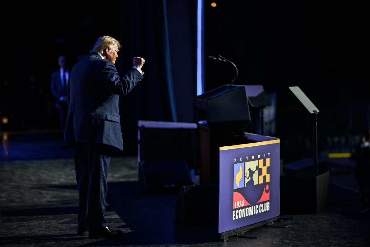President Donald Trump gestures to the crowd after delivering remarks to the Detroit Economic Club, Tuesday, January 13, 2026, at the MotorCity Casino Hotel in Detroit, Michigan. (Official White House Photo by Daniel Torok)