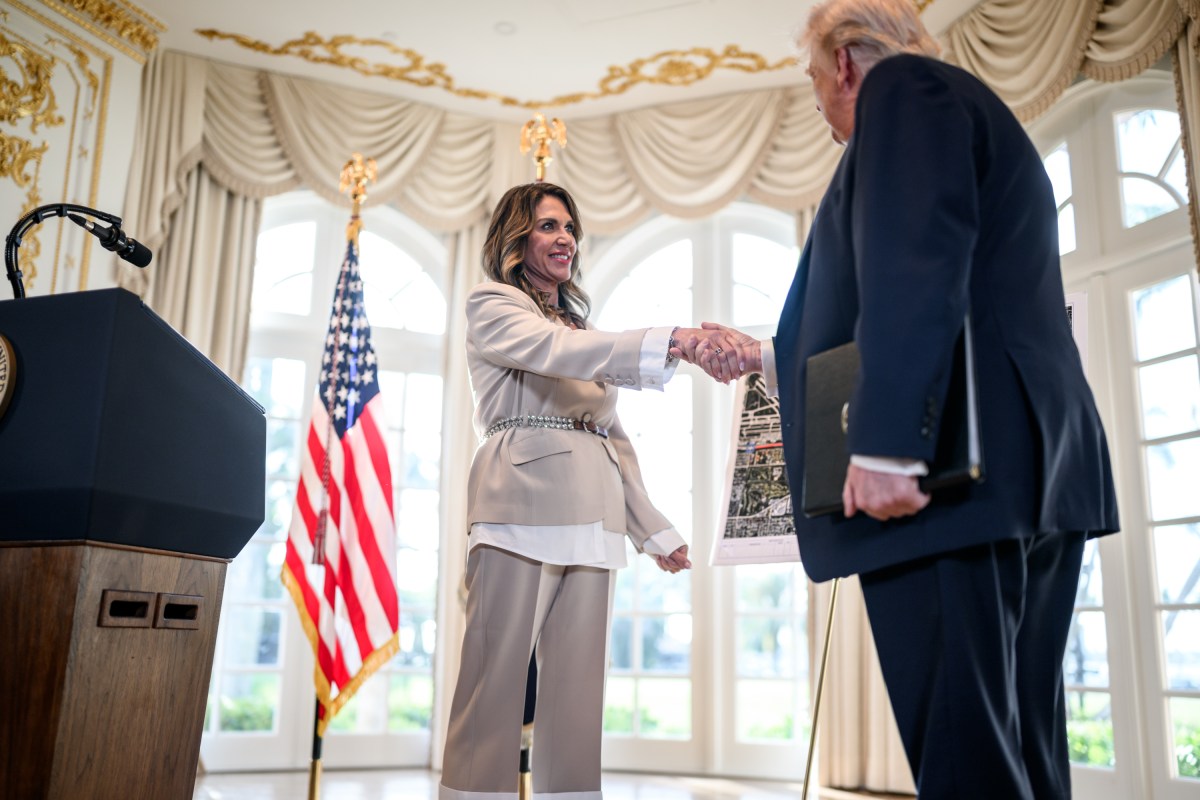 President Donald Trump participates in a Southern Boulevard dedication ceremony, Friday, January 16, 2026, at the Mar-a-Lago Club in Palm Beach, Florida. (Official White House Photo by Daniel Torok)