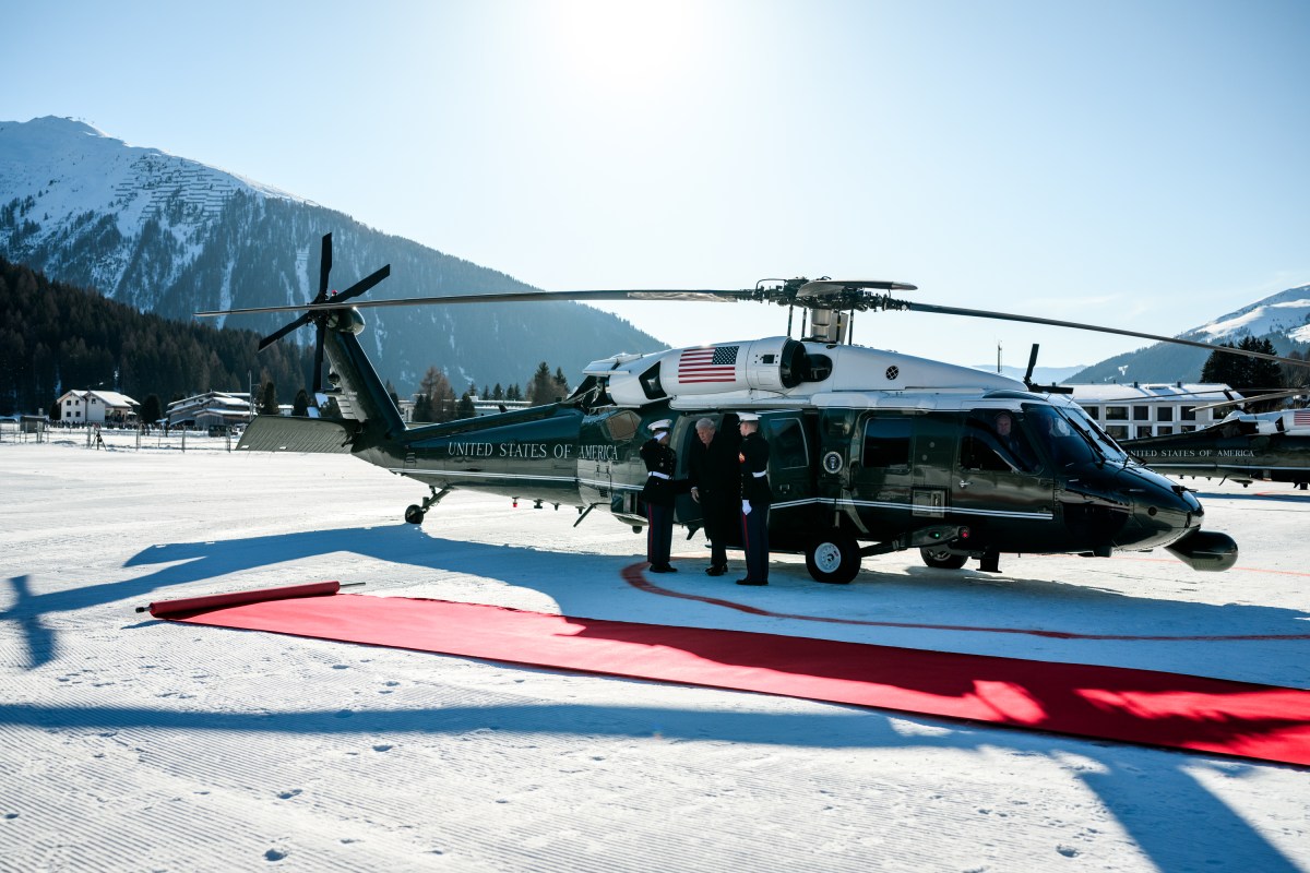 President Donald Trump disembarks Marine One at the landing zone at Davos, Switzerland on Wednesday, January 21, 2026, and departs for the AlpenGold Hotel. (Official White House Photo by Daniel Torok)