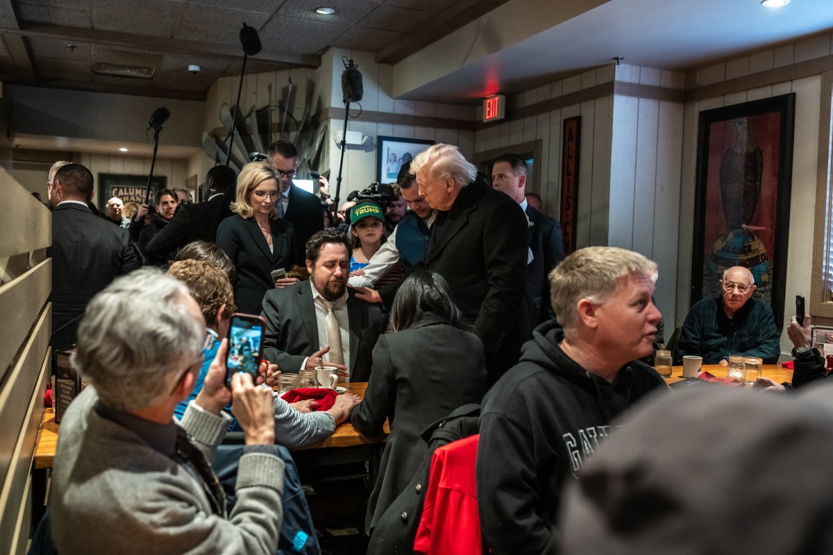 President Donald Trump visits the Machine Shed restaurant in Urbandale, Iowa on Tuesday, January 27, 2026.(Official White House Photo by Molly Riley)