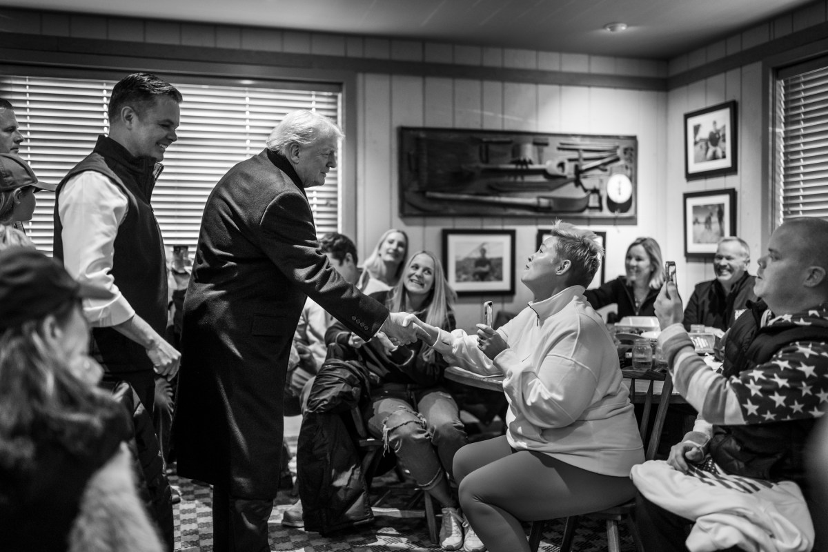 President Donald Trump visits the Machine Shed restaurant in Urbandale, Iowa on Tuesday, January 27, 2026.(Official White House Photo by Molly Riley)
