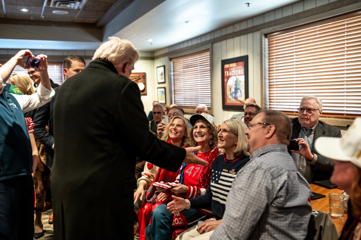 President Donald Trump visits the Machine Shed restaurant in Urbandale, Iowa on Tuesday, January 27, 2026.(Official White House Photo by Molly Riley)