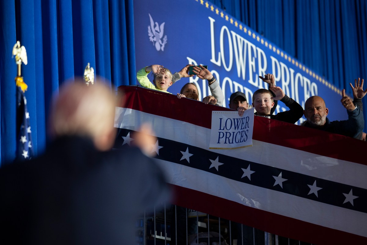 President Donald Trump delivers an economic speech at the Horizon Events Center in Clive, Iowa on Tuesday, January 27, 2026. (Official White House Photo by Molly Riley)