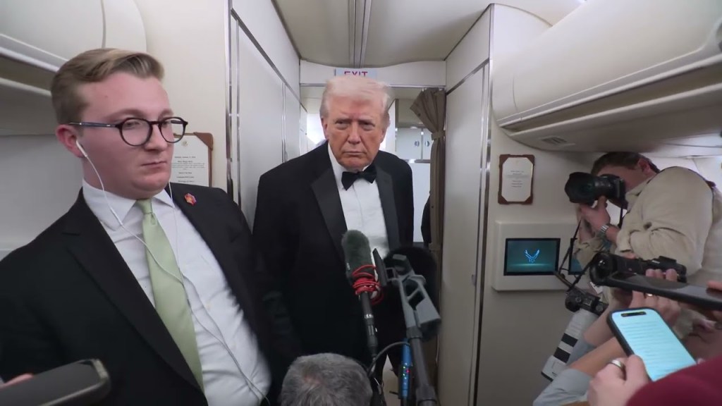 President Trump Gaggles with Press on Air Force One En Route Palm Beach, FL, Jan. 31, 2026