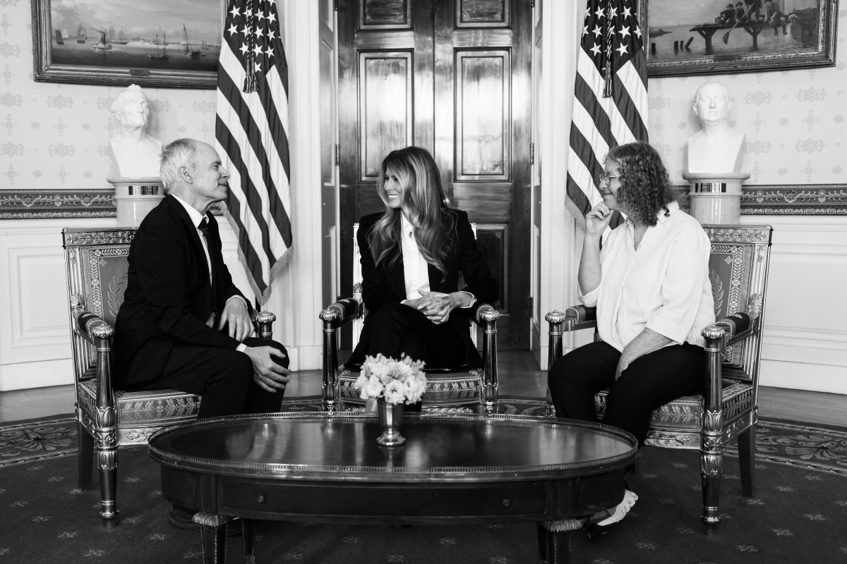 First Lady Melania Trump meets with Keith Siegel, a freed American-Israeli hostage, and his wife Aviva Siegel,Wednesday, February 4, 2026 in the Blue Room of the White House. Keith Siegel was freed in February 2025, after 484 days in Hamas captivity, and his wife Aviva Siegel was released in November 2023. (Official White House Photo by Andrea Hanks)