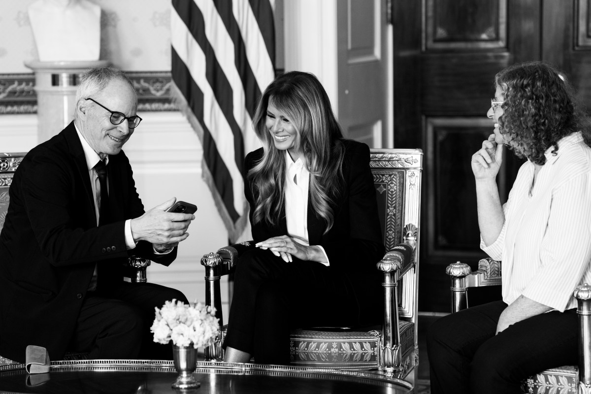 First Lady Melania Trump meets with Keith Siegel, a freed American-Israeli hostage, and his wife Aviva Siegel,Wednesday, February 4, 2026 in the Blue Room of the White House. Keith Siegel was freed in February 2025, after 484 days in Hamas captivity, and his wife Aviva Siegel was released in November 2023. (Official White House Photo by Andrea Hanks)