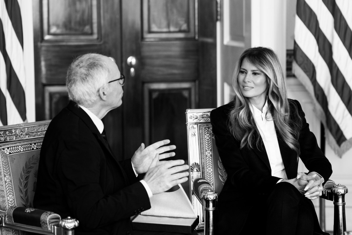 First Lady Melania Trump meets with Keith Siegel, a freed American-Israeli hostage, and his wife Aviva Siegel,Wednesday, February 4, 2026 in the Blue Room of the White House. Keith Siegel was freed in February 2025, after 484 days in Hamas captivity, and his wife Aviva Siegel was released in November 2023. (Official White House Photo by Andrea Hanks)
