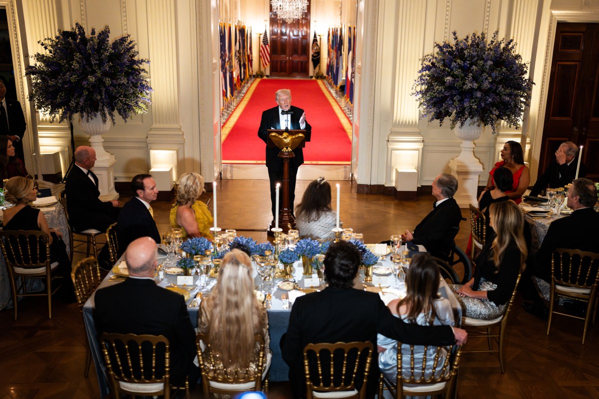 President Donald Trump and First Lady Melania Trump host a dinner for the nation’s governors, Saturday, February 21, 2026, in the East Room of the White House. (Official White House Photo by Andrea Hanks)