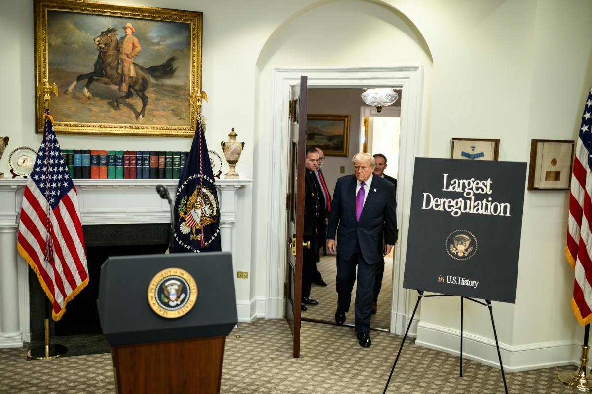 President Donald Trump and EPA Administrator Lee Zeldin make an announcement in the Roosevelt Room on rescinding the 2009 Environmental Protection Agency endangerment finding, Thursday, February 12, 2026. (Official White House Photo by Daniel Torok)