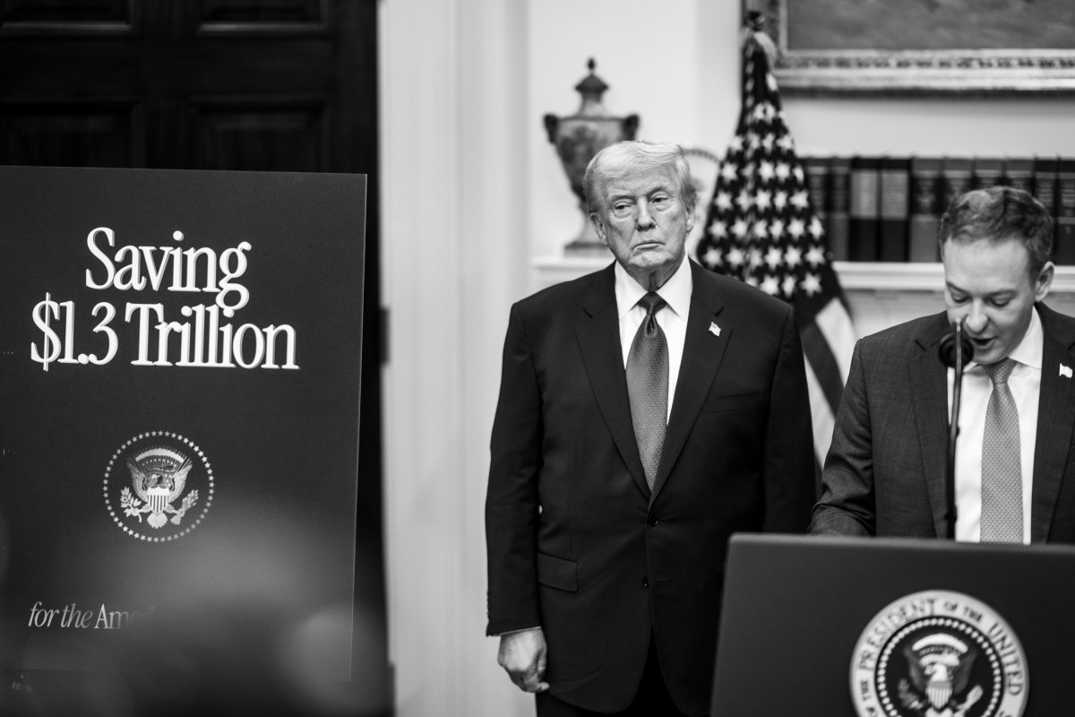 President Donald Trump and EPA Administrator Lee Zeldin make an announcement in the Roosevelt Room on rescinding the 2009 Environmental Protection Agency endangerment finding, Thursday, February 12, 2026. (Official White House Photo by Daniel Torok)