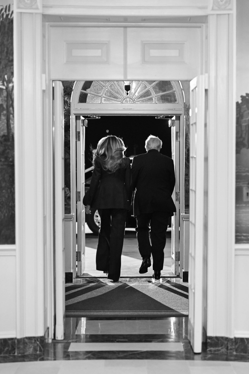 President Donald J. Trump and First Lady Melania Trump depart the Diplomatic Reception Room to deliver a speech to Congress, at the White House, Tuesday,  February 24, 2026.  (Official White House Photo by Molly Riley)