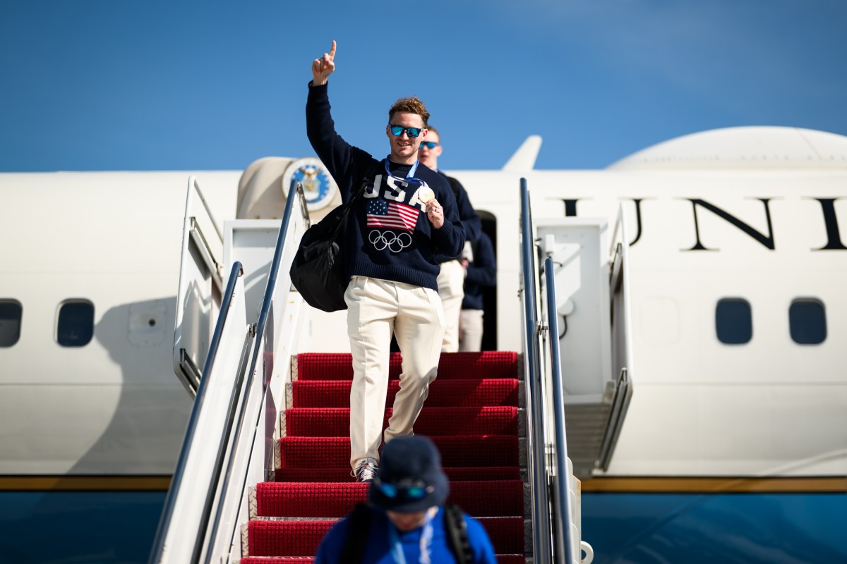 The U.S. Olympic Men’s Hockey Team arrive at Joint Base Andrews, Maryland, before touring the White House, Tuesday, February 24, 2026. (Official White House Photo by Daniel Torok)