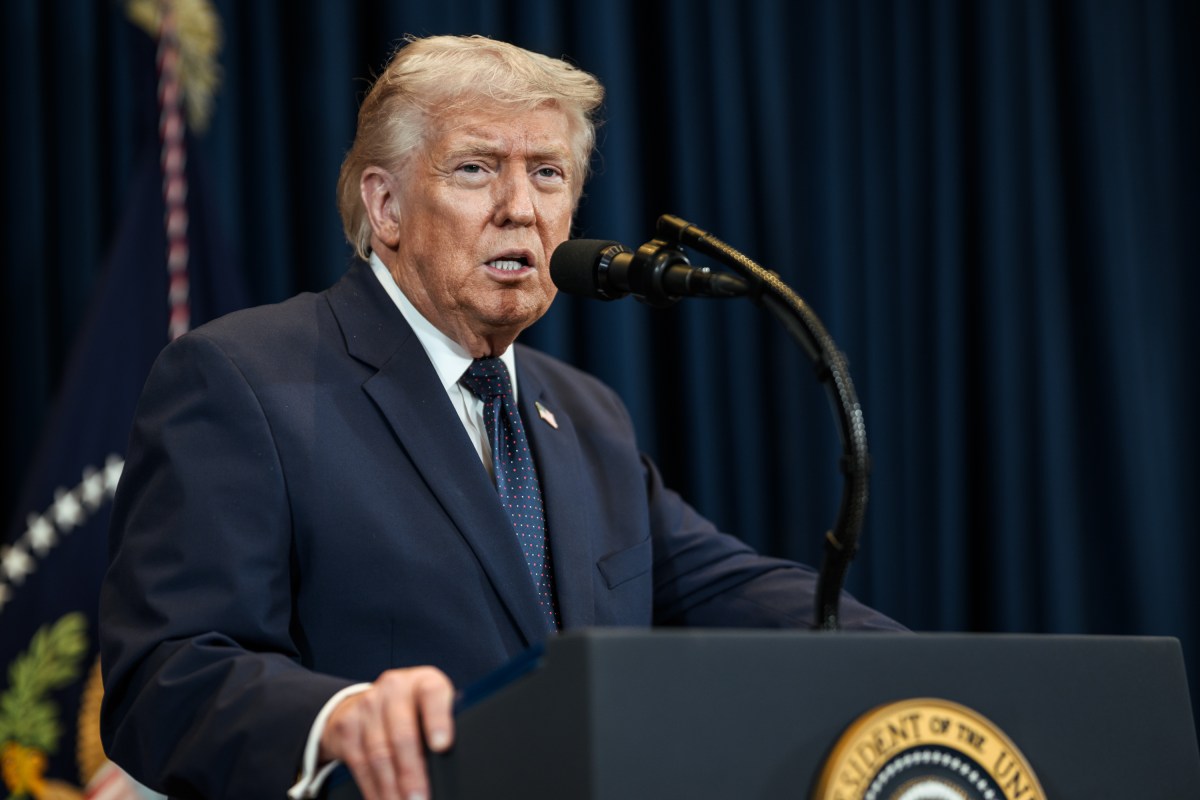 President Donald J. Trump visits the El Arepazo Doral restaurant, Monday, March 9, 2026, in Miami, Florida. (Official White House Photo by Daniel Torok)