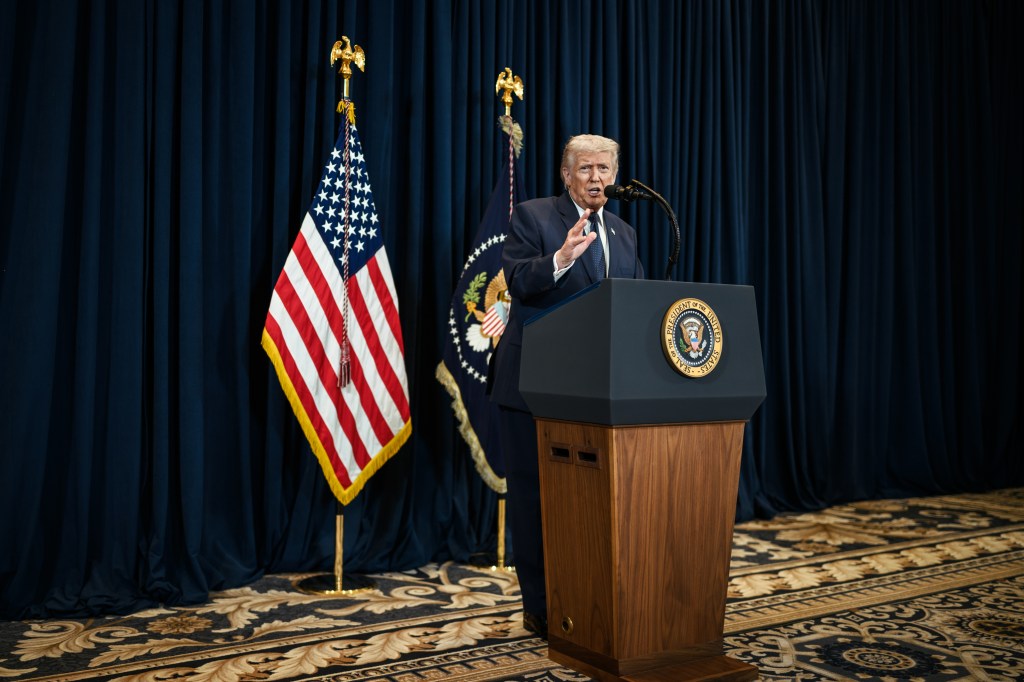 President Donald J. Trump visits the El Arepazo Doral restaurant, Monday, March 9, 2026, in Miami, Florida. (Official White House Photo by Daniel Torok)