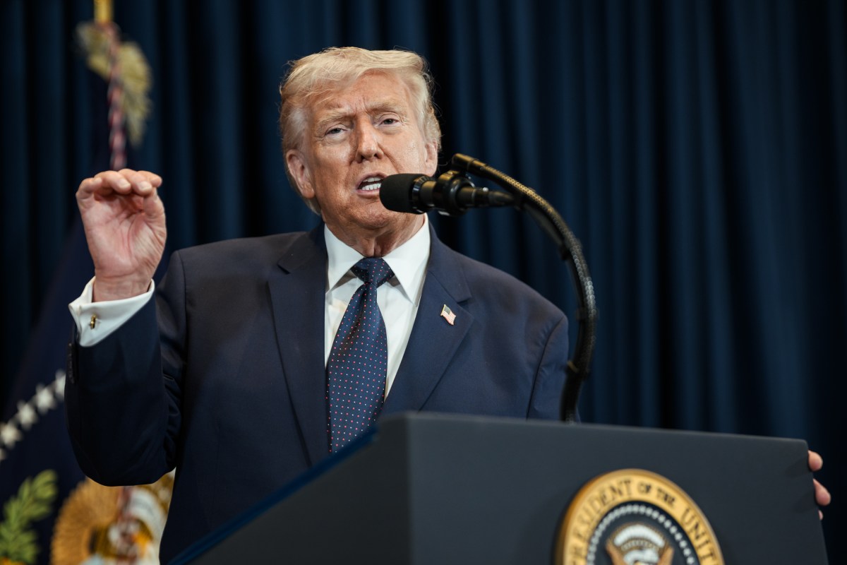 President Donald J. Trump visits the El Arepazo Doral restaurant, Monday, March 9, 2026, in Miami, Florida. (Official White House Photo by Daniel Torok)