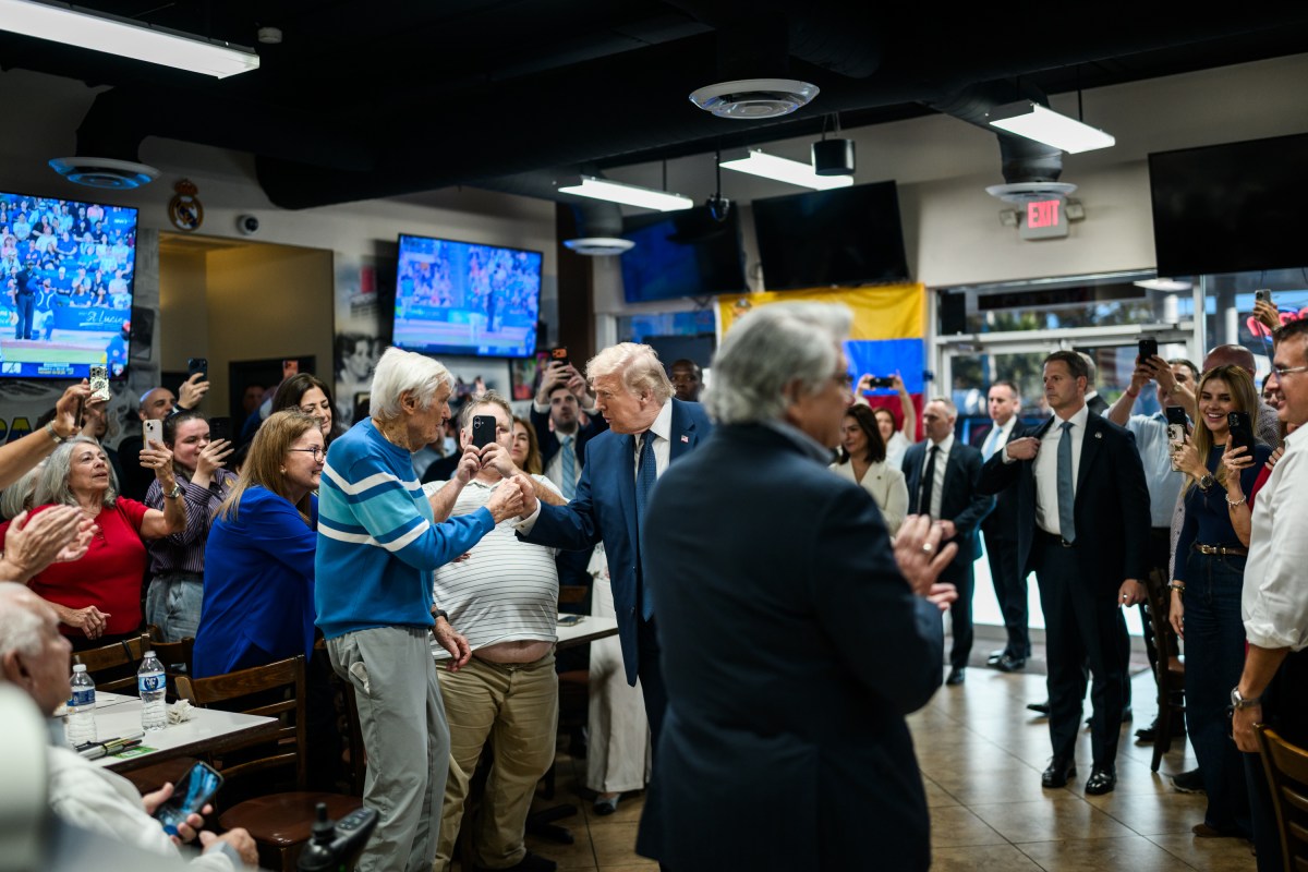 President Donald J. Trump visits the El Arepazo Doral restaurant, Monday, March 9, 2026, in Miami, Florida. (Official White House Photo by Daniel Torok)