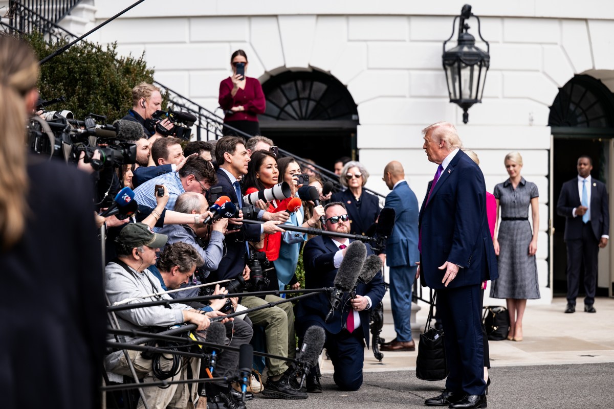President Donald J. Trump boards Marine One on the South Lawn of the White House en route Joint Base Andrews, Maryland on Wednesday, March 11, 2026, for a trip to Ohio and Kentucky. (Official White House Photo by Molly Riley)
