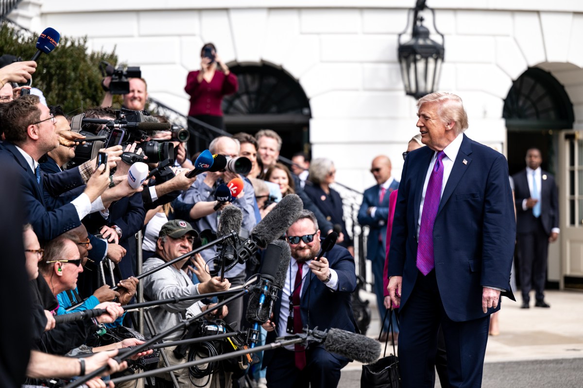 President Donald J. Trump boards Marine One on the South Lawn of the White House en route Joint Base Andrews, Maryland on Wednesday, March 11, 2026, for a trip to Ohio and Kentucky. (Official White House Photo by Molly Riley)