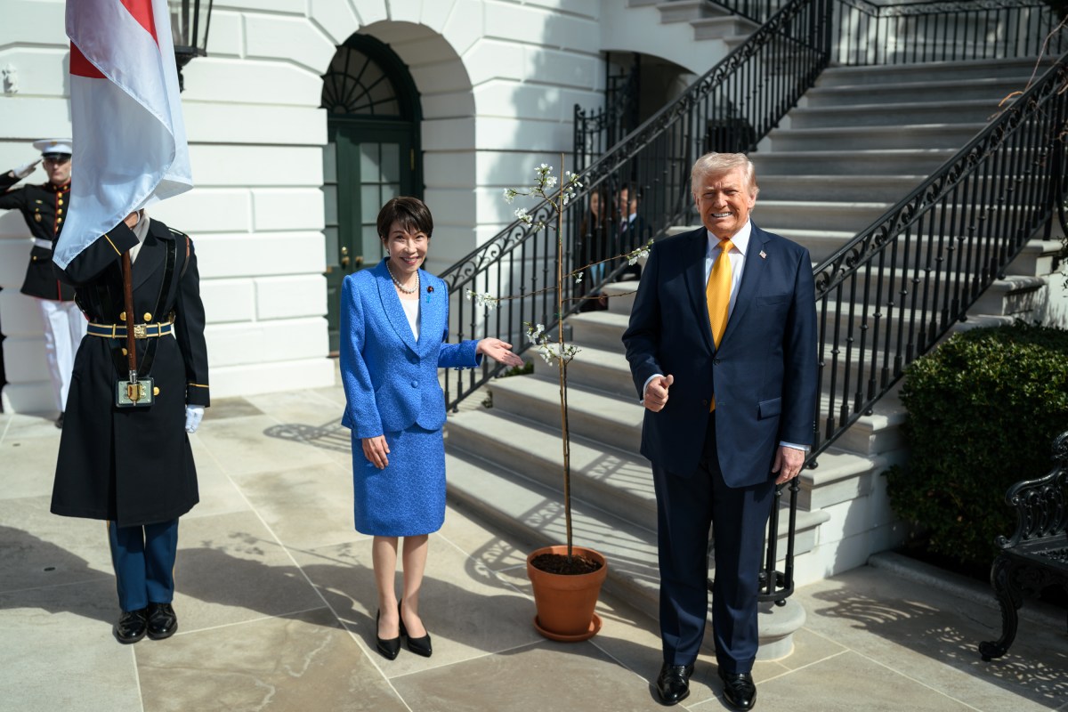 President Donald J. Trump exchanges gifts with Japanese Prime Minister Sanae Takaichi on the South Portico of the White House, Thursday, March 19, 2026. (Official White House Photo by Daniel Torok)