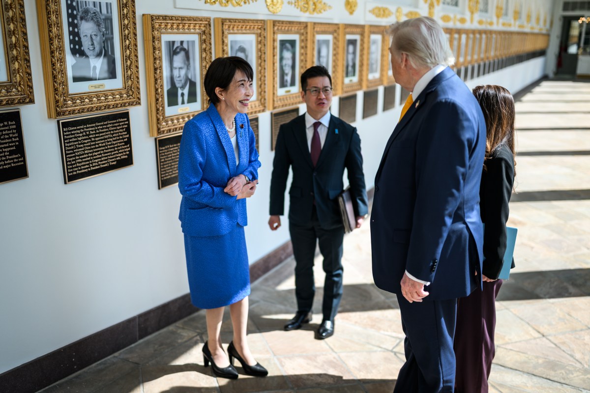 President Donald J. Trump walks on the West Colonnade with Japanese Prime Minister Sanae Takaichi to the Oval Office, Thursday, March 19, 2026. (Official White House Photo by Daniel Torok)