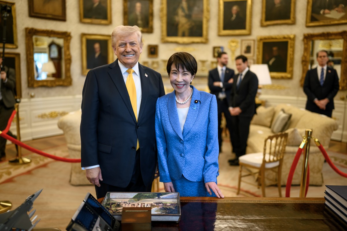 President Donald J. Trump poses for photos with Japanese Prime Minister Sanae Takaichi in the Oval Office, Thursday, March 19, 2026. (Official White House Photo by Daniel Torok)