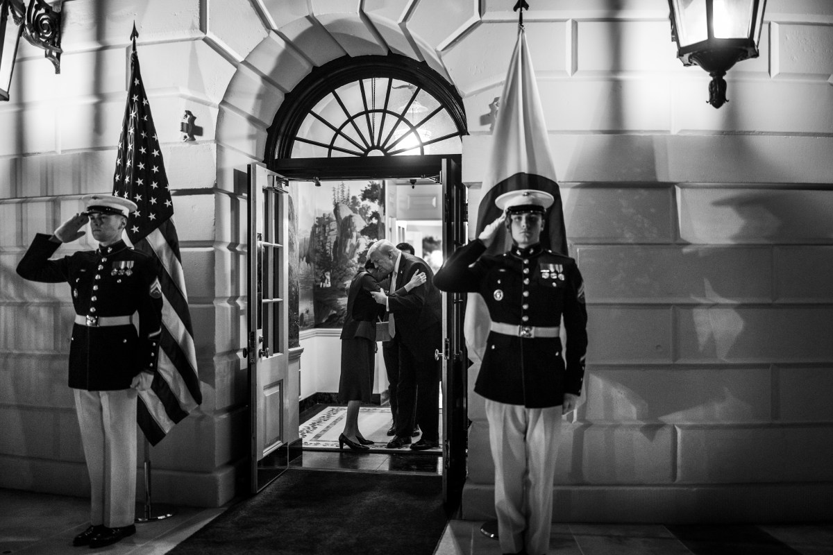 President Donald J. Trump bids farewell to Japanese Prime Minister Sanae Takaichi on the South Portico of the White House after a dinner in the the State Dining Room, Thursday, March 19, 2026. (Official White House Photo by Joyce N. Boghosian)