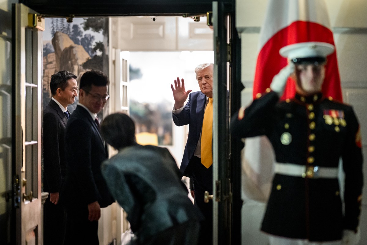 President Donald J. Trump bids farewell to Japanese Prime Minister Sanae Takaichi on the South Portico of the White House after a dinner in the the State Dining Room, Thursday, March 19, 2026. (Official White House Photo by Joyce N. Boghosian)