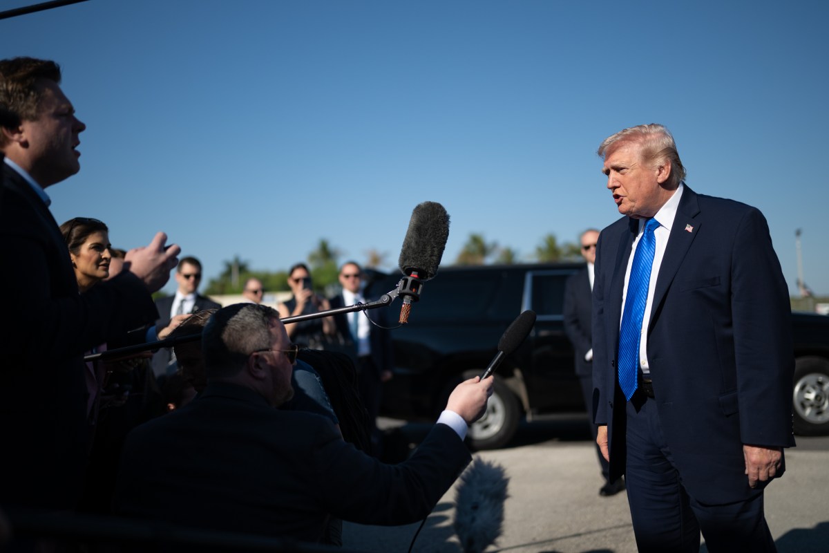 President Donald J. Trump boards Air Force One at Palm Beach International Airport in West Palm Beach, Florida on Monday, March 23, 2026, en route Memphis, Tennessee. (White House photo by Molly Riley)