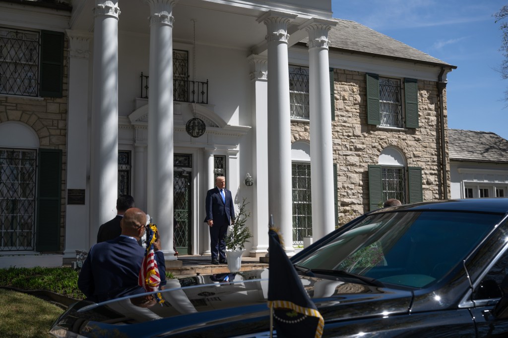 President Donald J. Trump tours Graceland, Monday, March 23, 2026, in Memphis, Tennessee. (White House photo by Molly Riley)