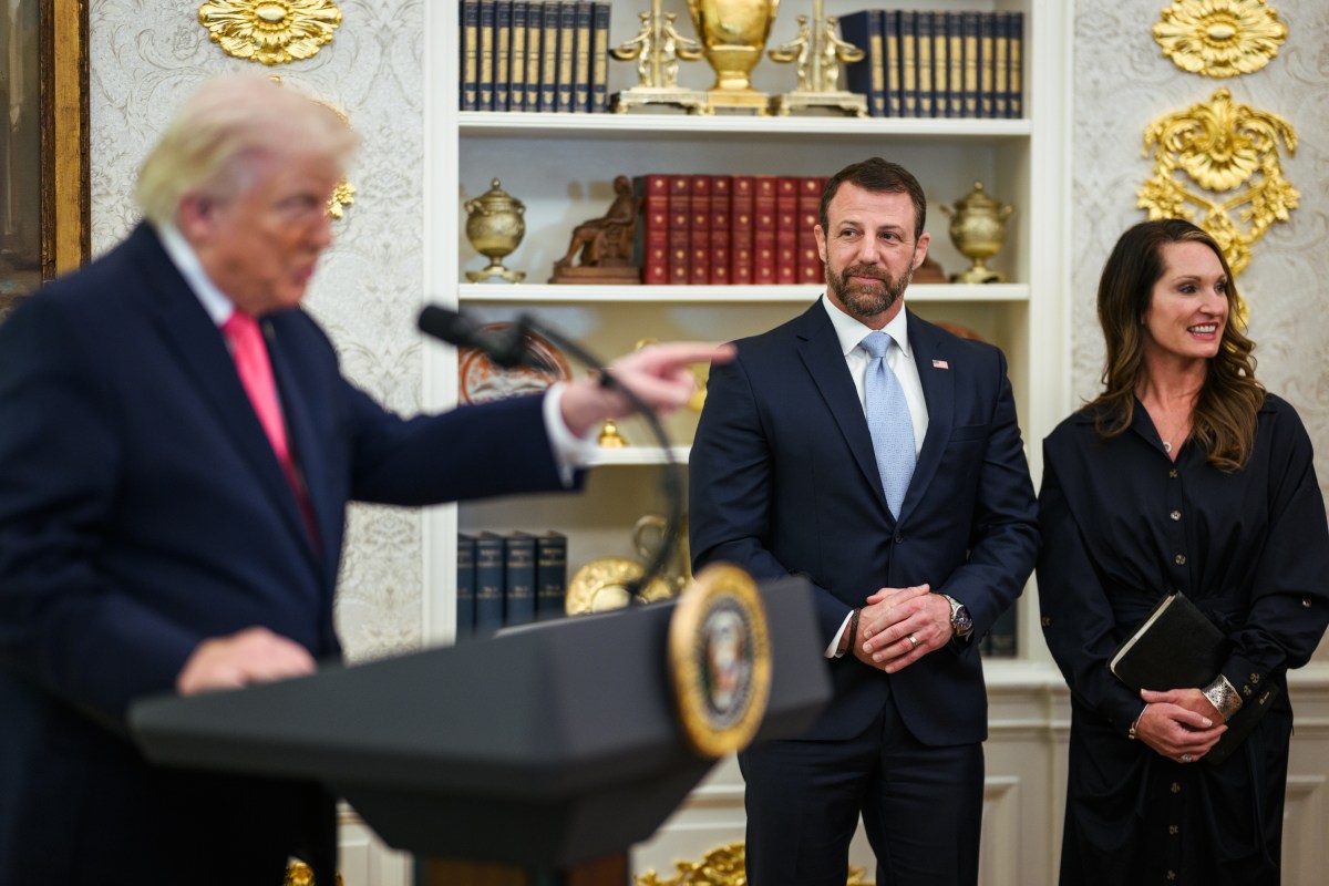President Donald J. Trump delivers remarks during the swearing-in ceremony for Secretary of Homeland Security Markwayne Mullin, Tuesday, March 24, 2026, in the Oval Office. (Official White House photo by Daniel Torok)