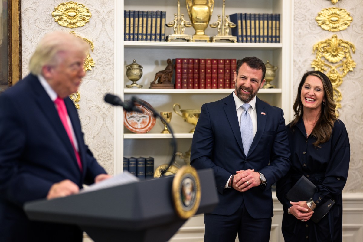 President Donald J. Trump delivers remarks during the swearing-in ceremony for Secretary of Homeland Security Markwayne Mullin, Tuesday, March 24, 2026, in the Oval Office. (Official White House photo by Daniel Torok)