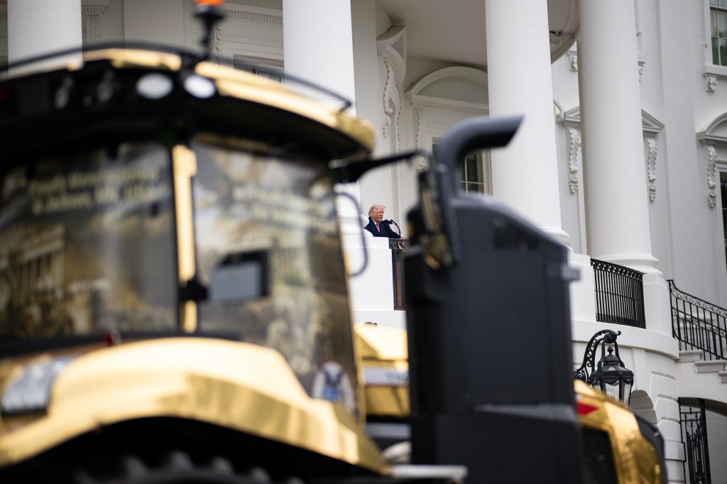 President Donald J. Trump delivers remarks from the Blue Room Balcony at a Great American Agriculture Celebration on the South Lawn, Friday, March 27, 2026. (Official White House photo by Daniel Torok)