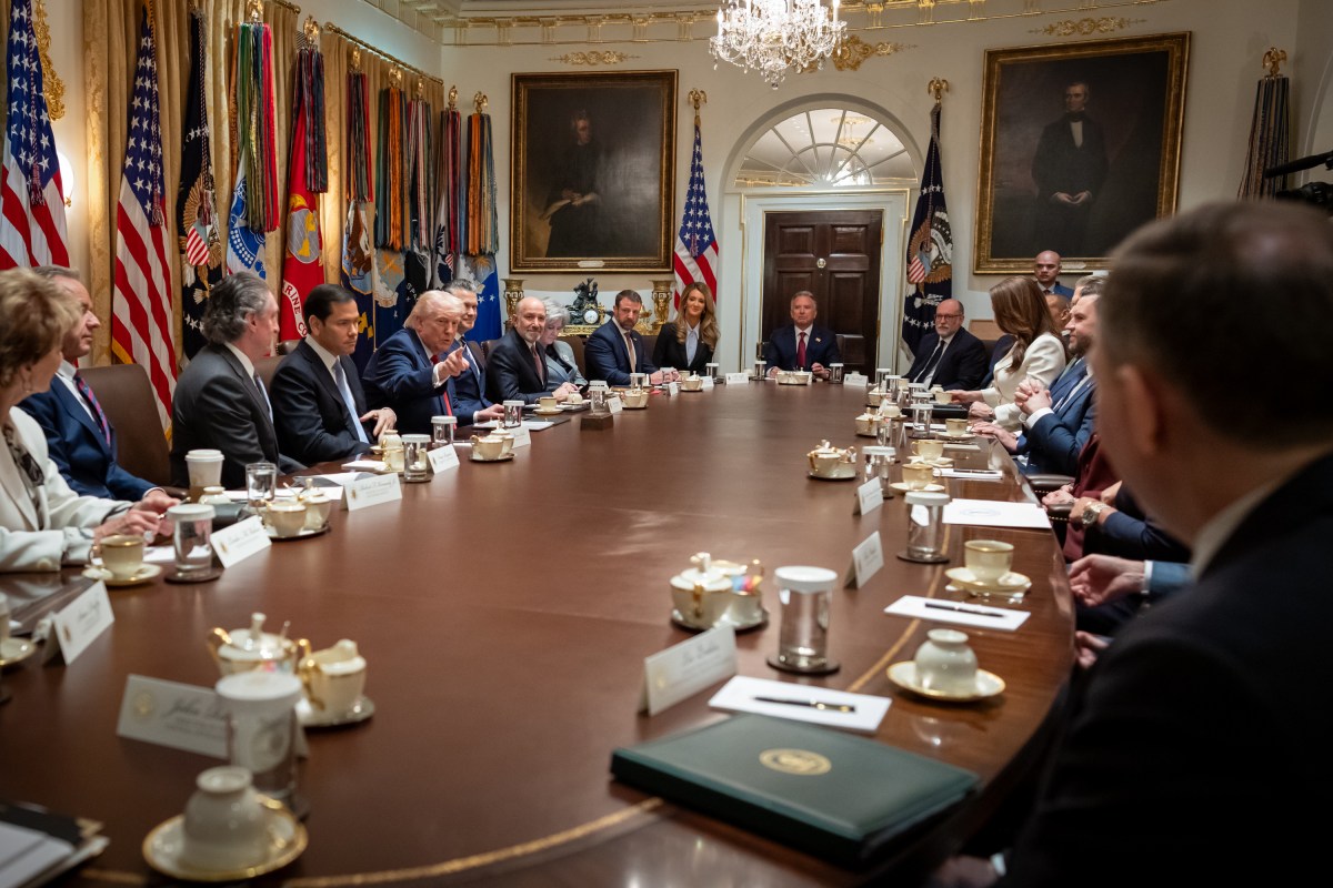 President Donald J. Trump holds a Cabinet meeting in the Cabinet Room, Thursday, March 26, 2026. Vice President JD Vance attends.(Official White House Photo by Emily J. Higgins.)