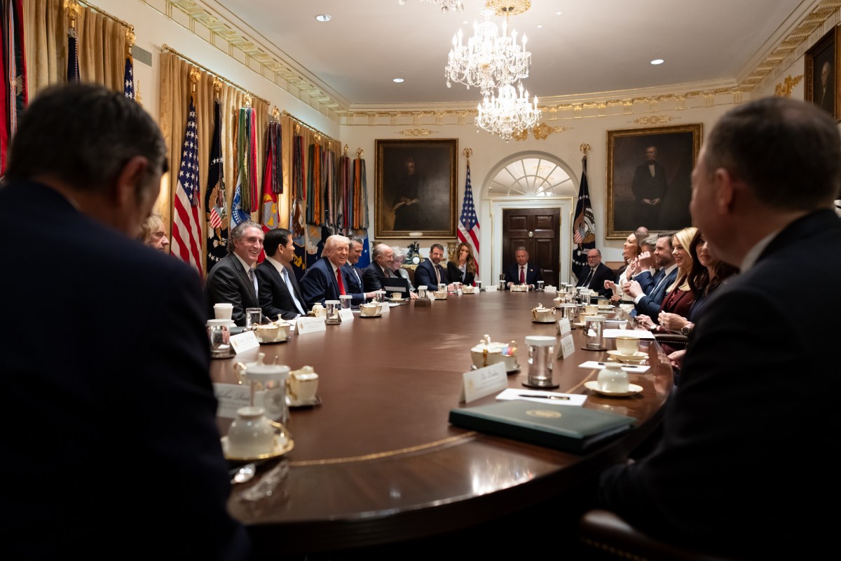 President Donald J. Trump holds a Cabinet meeting in the Cabinet Room, Thursday, March 26, 2026. Vice President JD Vance attends.(Official White House Photo by Emily J. Higgins.)