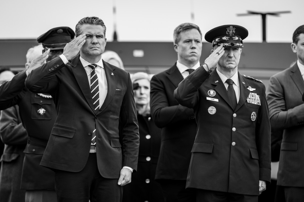 President Donald J. Trump and First Lady Melania Trump attend the Dignified Transfer of remains of six U.S. soldiers killed in an Iranian drone strike in Kuwait, Saturday, March 7, 2026, at Dover Air Force Base, Delaware. (Official White House Photo by Daniel Torok)