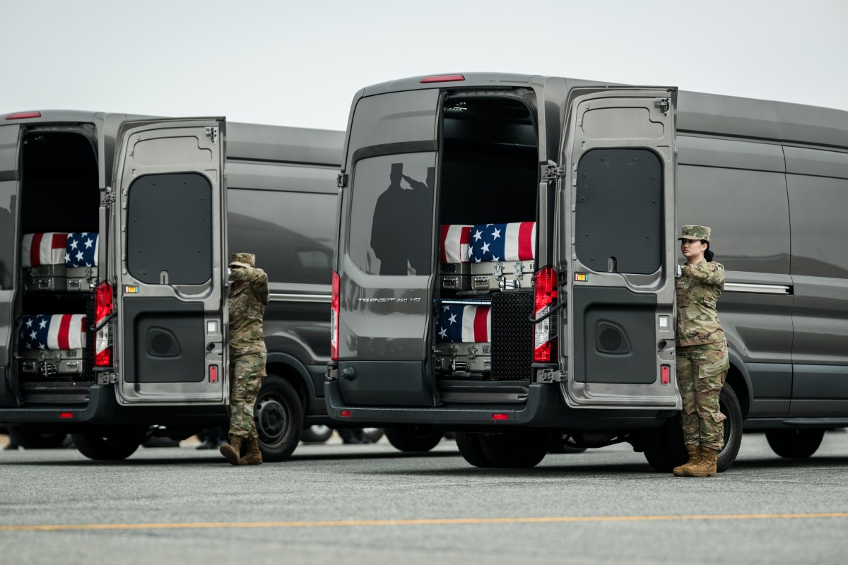 President Donald J. Trump and First Lady Melania Trump attend the Dignified Transfer of remains of six U.S. soldiers killed in an Iranian drone strike in Kuwait, Saturday, March 7, 2026, at Dover Air Force Base, Delaware. (Official White House Photo by Daniel Torok)