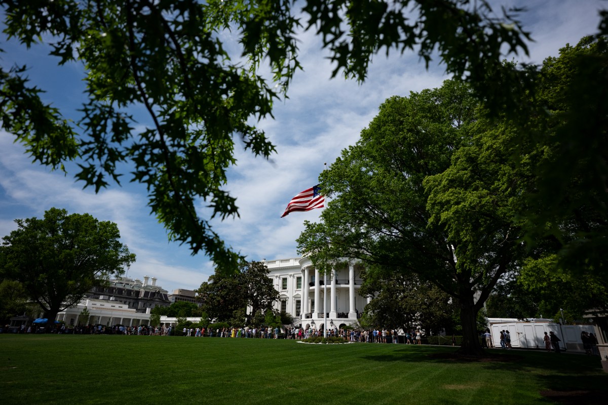 Spring Garden Tours take place on the South Lawn of the White House, Saturday, April 18, 2026. (Official White House Photo by Andrea Hanks)